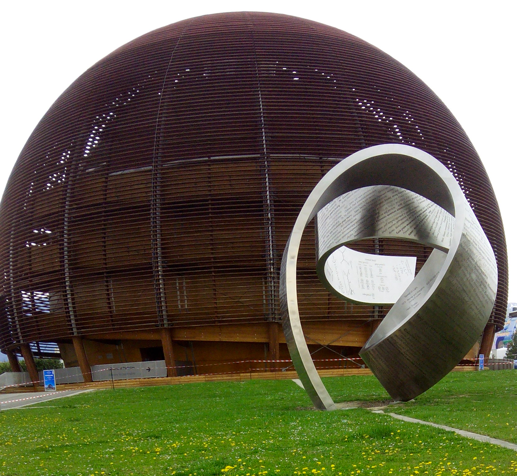 CERN, Globe